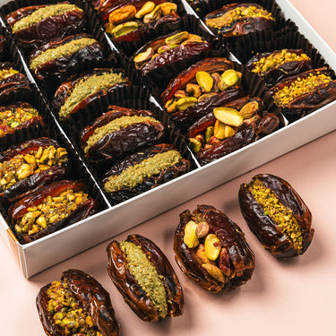 Naked Pistachio Lovers | Variety Box